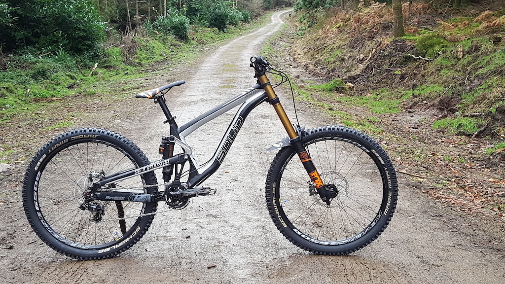 This is my new beast. Solid Strike Evo Factory.  Have to say it's the fastest and best thing I've ever ridden! Looking forward to shredding on this bike for the year ????
