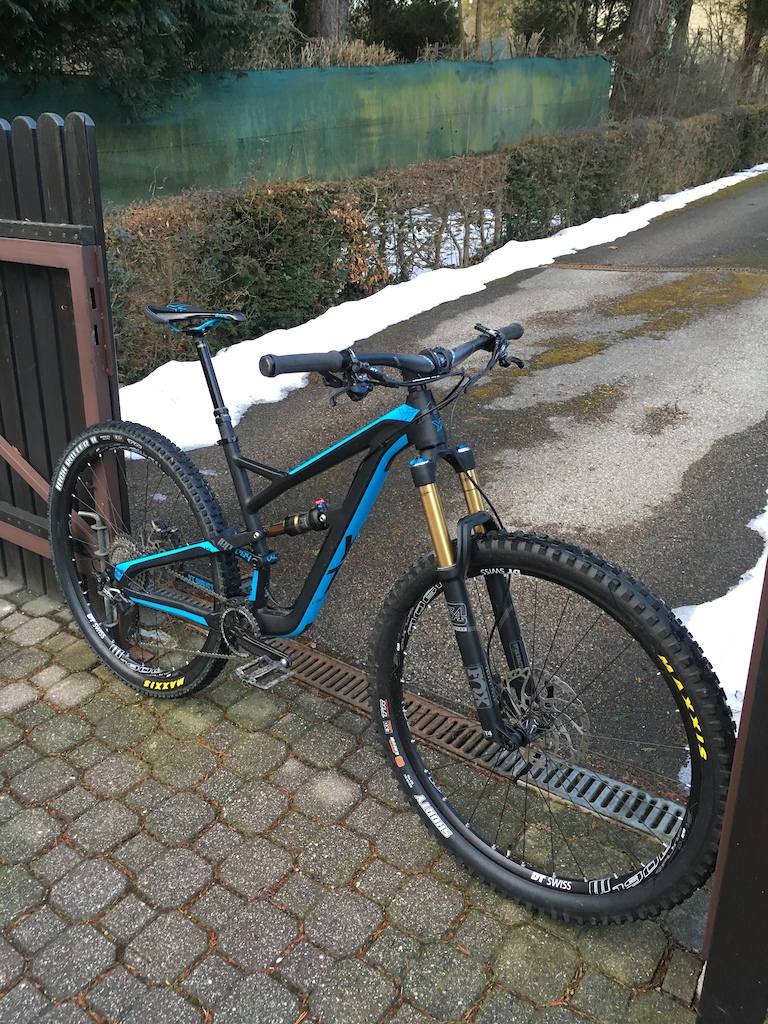 YT Jeffsy AL 2016 - Custom upgrade. 

Ride Sopron Downhill!! --&gt; 

 https://www.facebook.com/Sopron-Downhill-342382802548751/?fref=ts