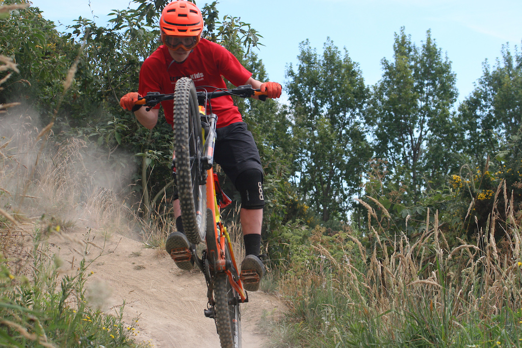 this photo was taken on hang ten up the Richmond hills

make sure to follow