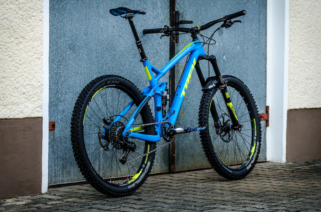 2016 Trek Slash 9.8 Size Large (19.5) in Blue-Green. Used but very good condition. Forks, brakes, dropper &amp; shock running clean and issue free. Upgrades to stock spec include carbon Renthal bars &amp; stem, Schwalbe tyres, SDG Circuit saddle. For sale in Germany at €2950.