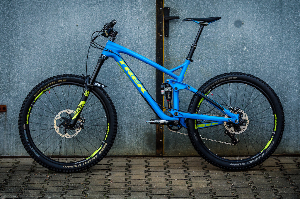 2016 Trek Slash 9.8 Size Large (19.5) in Blue-Green. Used but very good condition. Forks, brakes, dropper &amp; shock running clean and issue free. Upgrades to stock spec include carbon Renthal bars &amp; stem, Schwalbe tyres, SDG Circuit saddle. For sale in Germany at €2950.