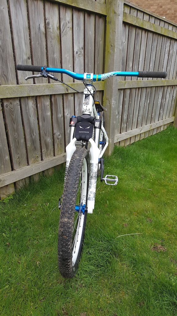 0 Commencal Absolute 4X