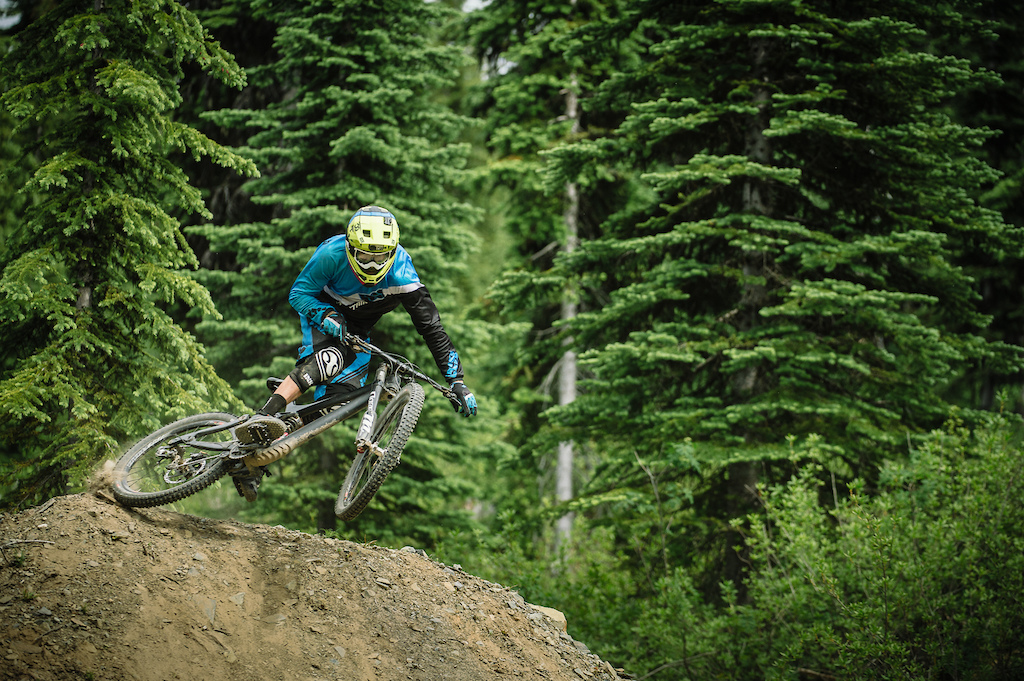 Four Generations of Freeride - Rocky Mountain Bicycles Team for 2017
