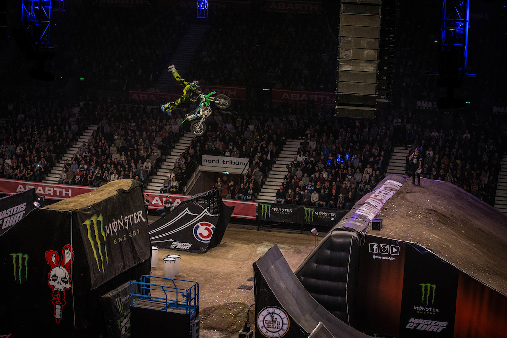 Masters of Dirt: Limitless