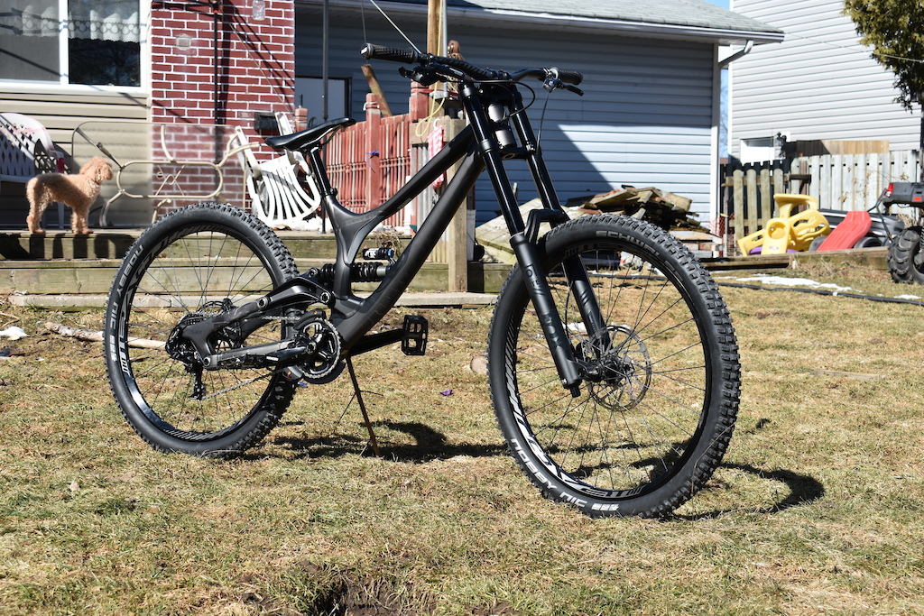 2016 demo 8 
2017 fox 40 elite
Sram GX 7spd setup 
FUNN chain guide
2016 Fox Van RC 
Sram Guide DB5 brakes