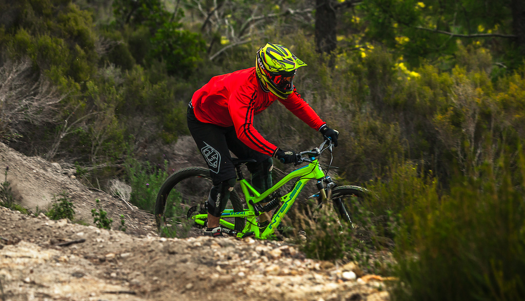 Shot by Rom Bianco
Video: https://www.pinkbike.com/video/467642/