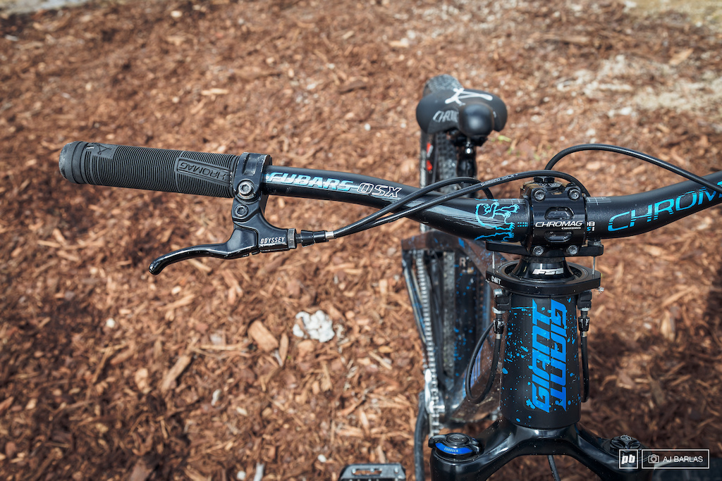 Chromag controls and an Odyssey M2 BMX lever to take care of the braking with the gyro setup.