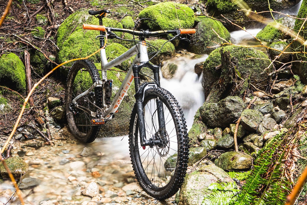 2017 Norco Optic 7.1, rowdy build.



photo: tomivorrichards.format.com