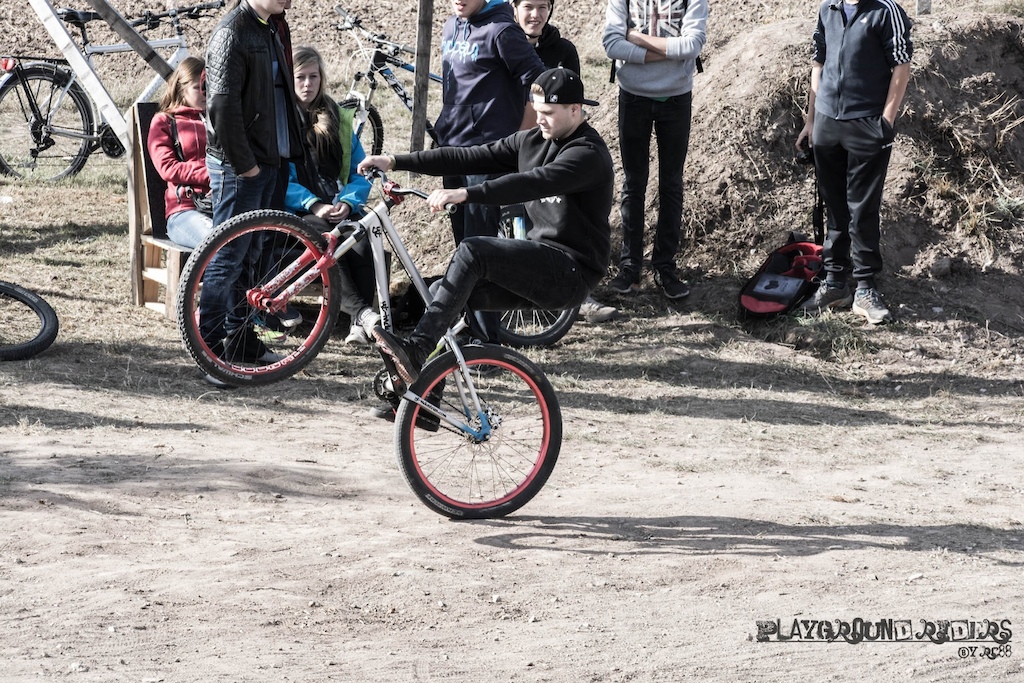 Deutsche Freestyle Mountainbike Tour - DFMT Series 
DFMTSeries.com https://www.facebook.com/DeutscheFreestyleMountainbikeTour/ https://www.instagram.com/dfmtseries/ 
https://www.youtube.com/channel/UCRRFwa9t8kJQPWMFYeZ-RTQ
Dominic Herrmann Fotografie 
Playground Riders Dirtjump Contest