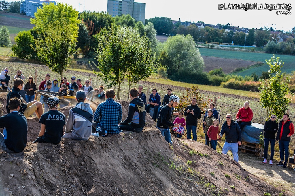 Deutsche Freestyle Mountainbike Tour - DFMT Series 
DFMTSeries.com https://www.facebook.com/DeutscheFreestyleMountainbikeTour/ https://www.instagram.com/dfmtseries/ 
https://www.youtube.com/channel/UCRRFwa9t8kJQPWMFYeZ-RTQ
Dominic Herrmann Fotografie 
Playground Riders Dirtjump Contest