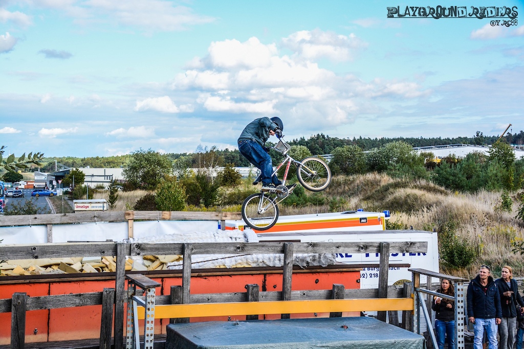 Deutsche Freestyle Mountainbike Tour - DFMT Series 
DFMTSeries.com https://www.facebook.com/DeutscheFreestyleMountainbikeTour/ https://www.instagram.com/dfmtseries/ 
https://www.youtube.com/channel/UCRRFwa9t8kJQPWMFYeZ-RTQ
Dominic Herrmann Fotografie 
Playground Riders Dirtjump Contest
