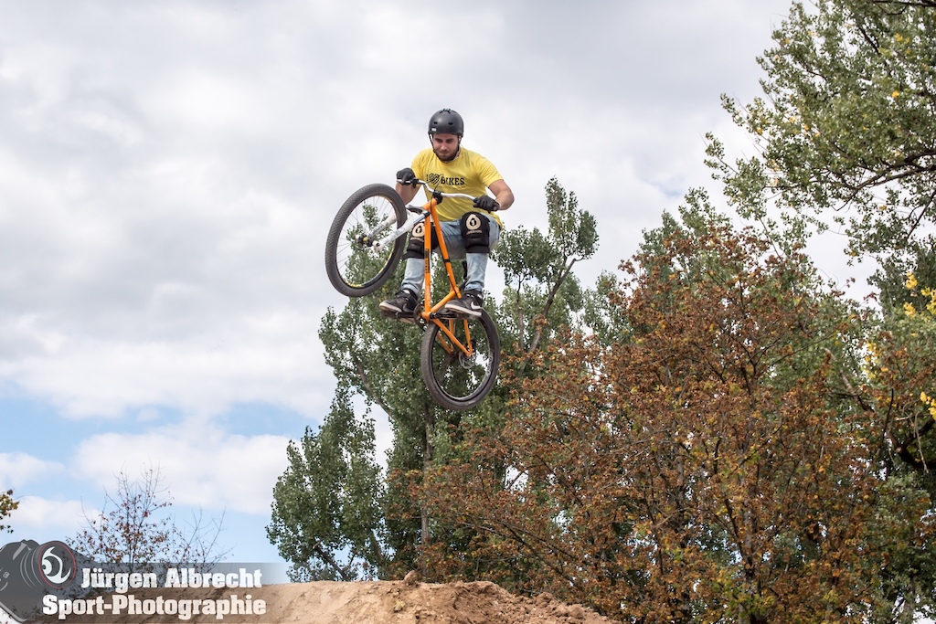 Deutsche Freestyle Mountainbike Tour - DFMT Series 
DFMTSeries.com 
https://www.facebook.com/DeutscheFreestyleMountainbikeTour/ 
https://www.instagram.com/dfmtseries/ 
https://www.youtube.com/channel/UCRRFwa9t8kJQPWMFYeZ-RTQ 
Riverside Bikegames Bikepark Schorndorf Dirtcontest by Freeride Mountain
Jürgen Albrecht Sport-Photographie