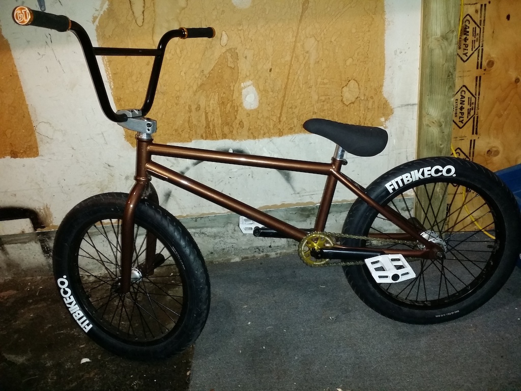 Fitbikeco corriere.1,    20.75"
Freecoaster
Left side sprocket

Upgrade:
Brake delete
GT wing lockon grips
La Casa sprocket
Duo resilite pedals
Capix pegs
Sticker delete

Up and coming:
Gold axle nuts
Headset
Cranks
Rims?
Fork?