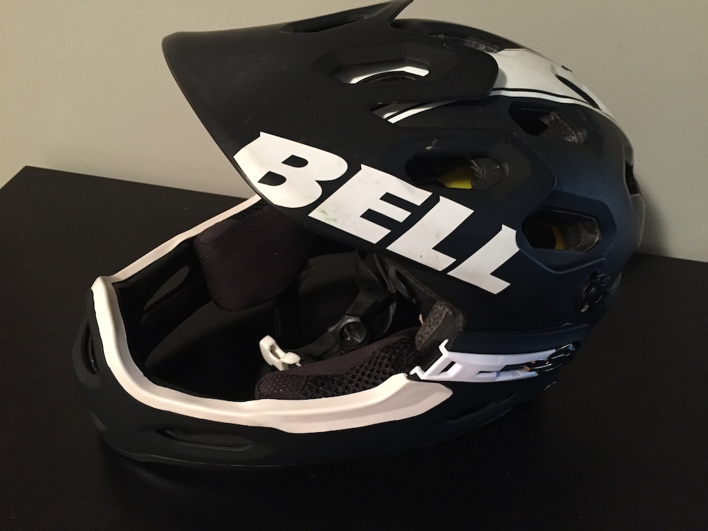 2016 Bell Super 2R small