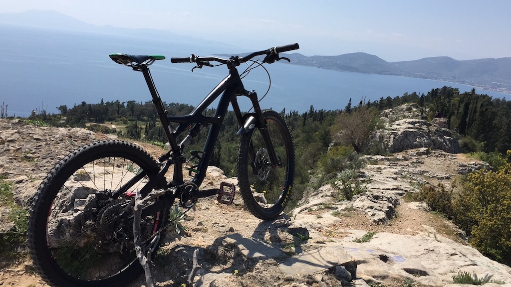 Back on the trail bike????????
 #trail #ride  #mtb #enduro #fox #rideingreece #mtbdownhillvolos