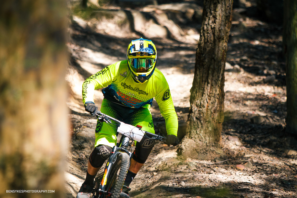 Joel Willis on an enduro bike looked fast all day as usual slipping into an equal third place with 3m 28s.