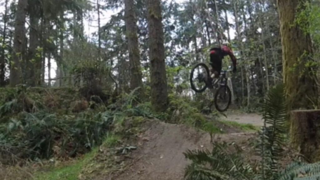 The last jump on semper dirticus going full enduro with the fanny pack.