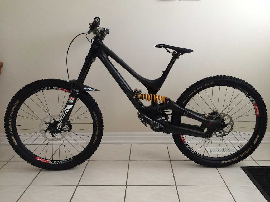 2015 Specialized DEMO S-Works FULL CARBON Fact 11m Medium