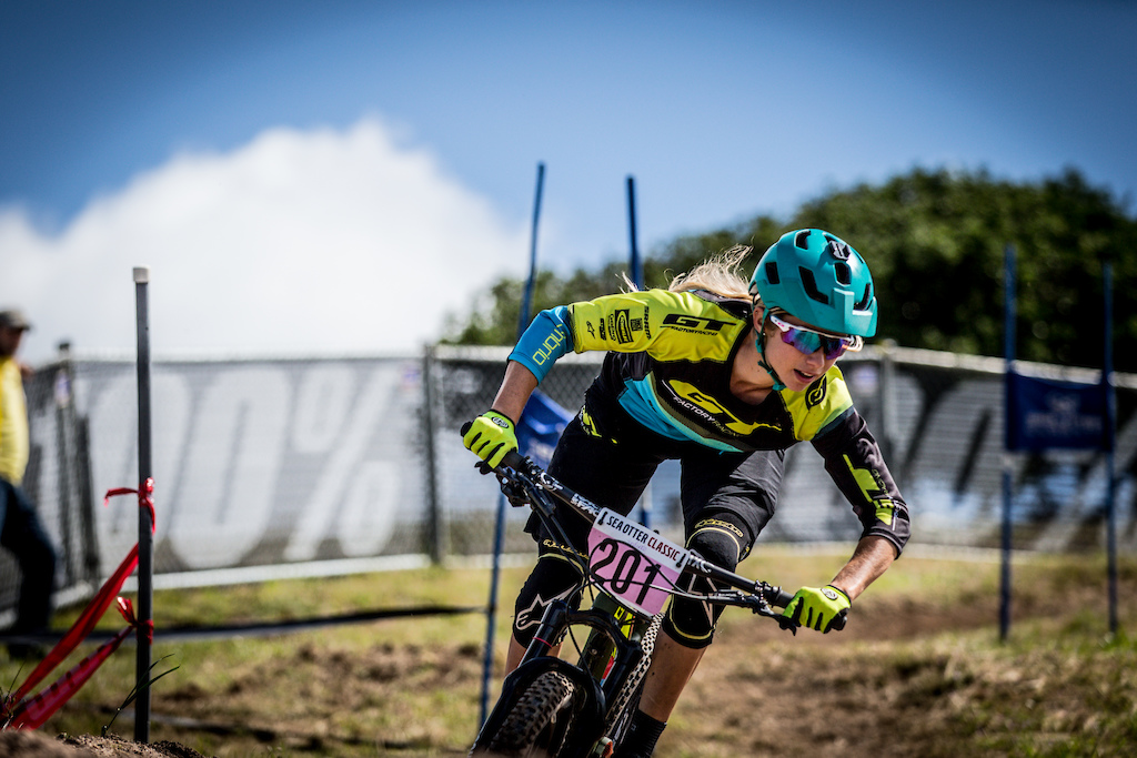 Rachel Strait drops in to the berms on Stage 4 of the Enduro