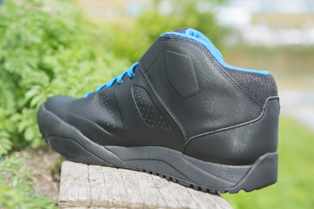 Giant's New DH Shoes and the Rebirth of the Anthem 29 Sea Otter 2017