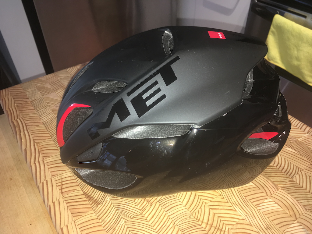 2016 MET Rivale helmet, NEW, never worn. Medium.