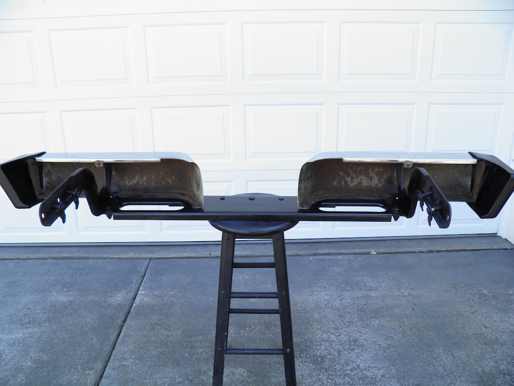 0 (Nice) Toyota 4x4 Rear Bumper (In Great Condition)