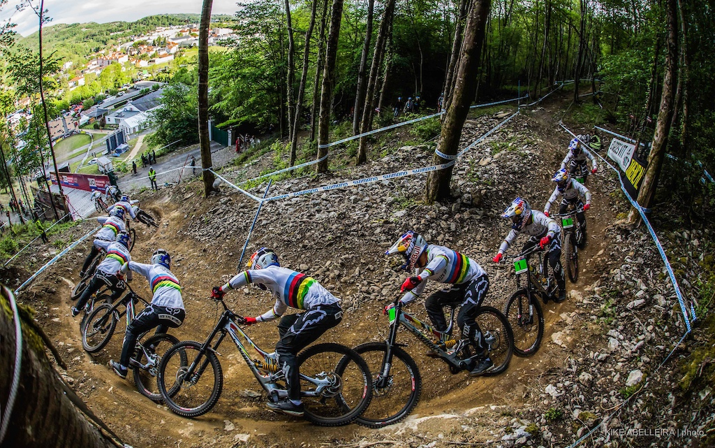 Sequence shooting of Finn Illes at the last corner of the Lourdes DH track. Handheld camera
