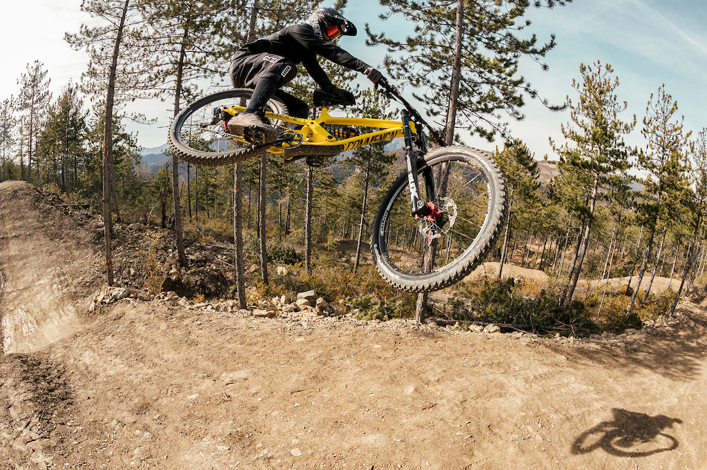William Robert and Romain Baghe on the new COMMENCAL Furious 2017