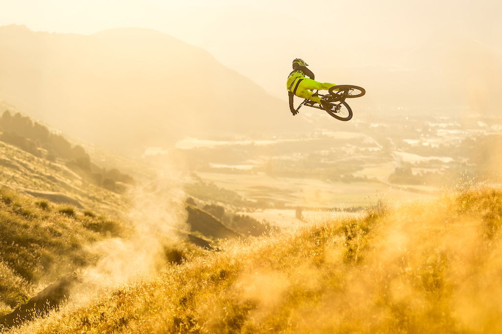 Louis Hamilton on the new COMMENCAL Furious 2017