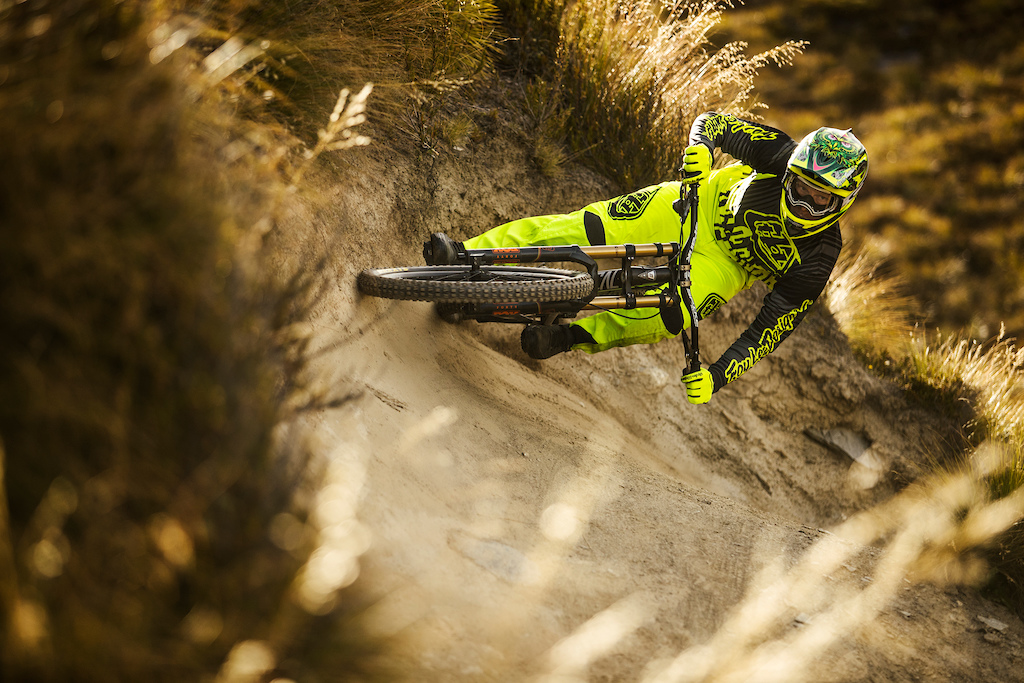 Louis Hamilton on the new COMMENCAL Furious 2017