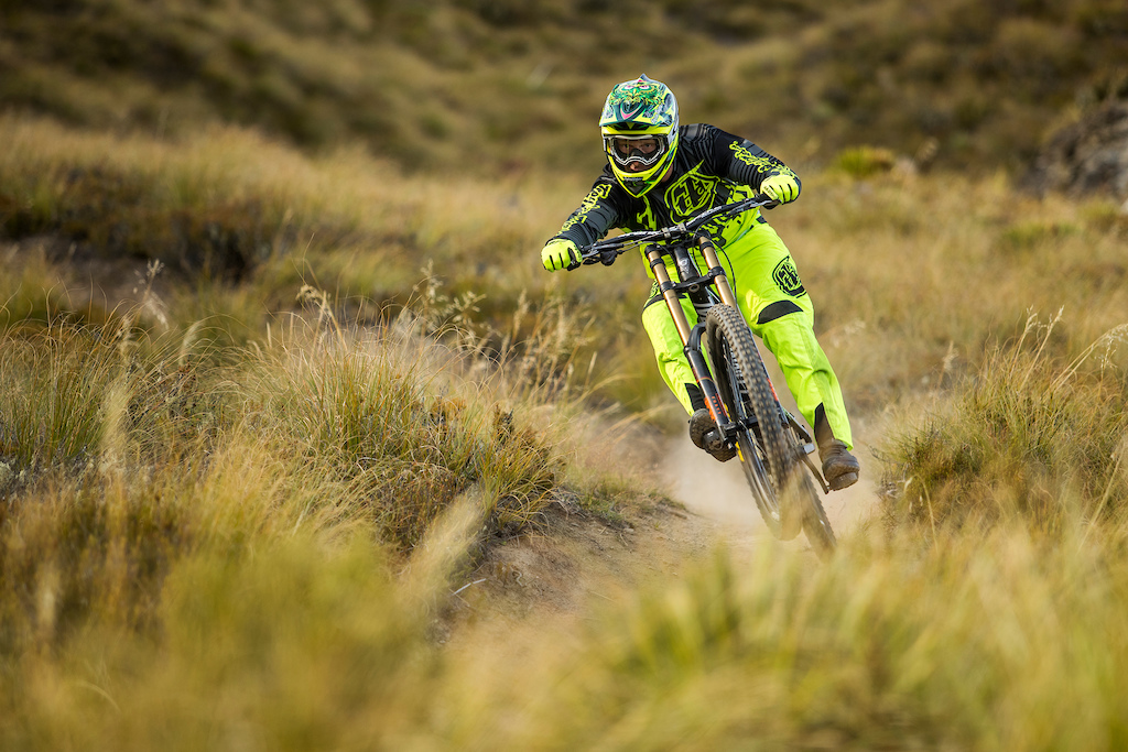 Louis Hamilton on the new COMMENCAL Furious 2017