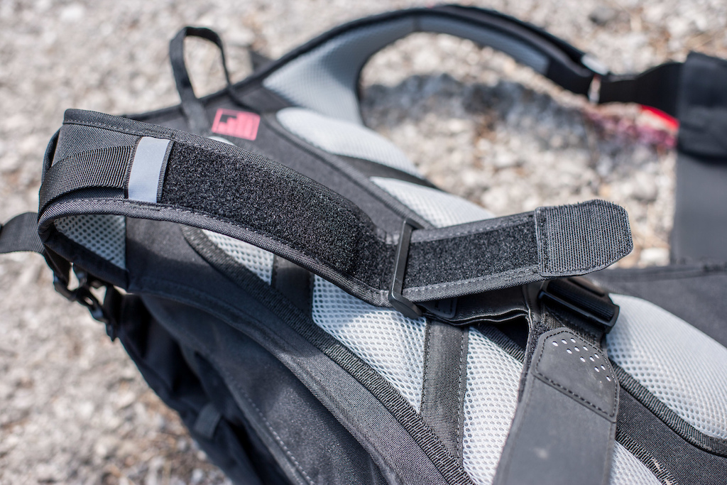 USWE Patriot 15 and Airborne 15 Backpacks – Review - Pinkbike