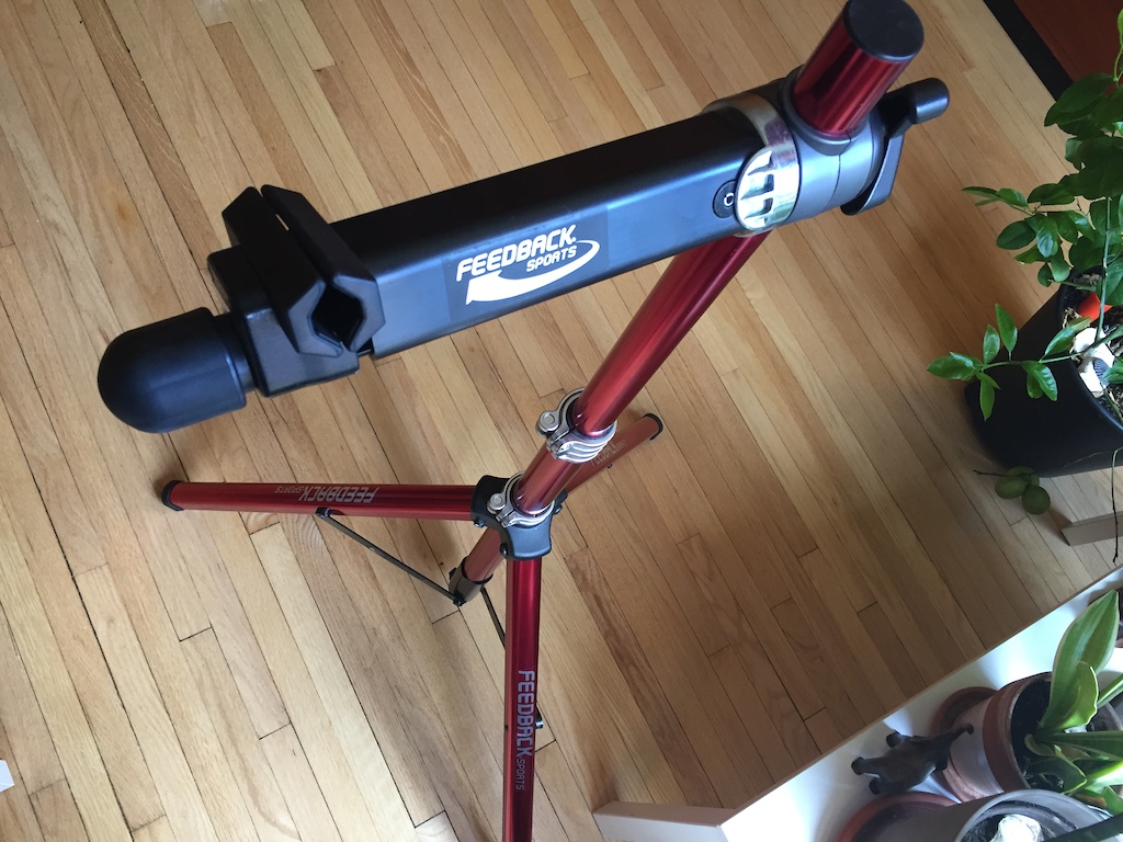 2016 Feedback sports ultralight repair stand + carry case
