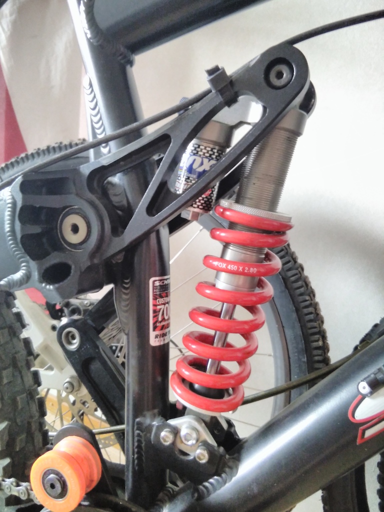 Funny graphics on the fox Vanilla RC, also the red coil is such a nice match to the frame color scheme.
