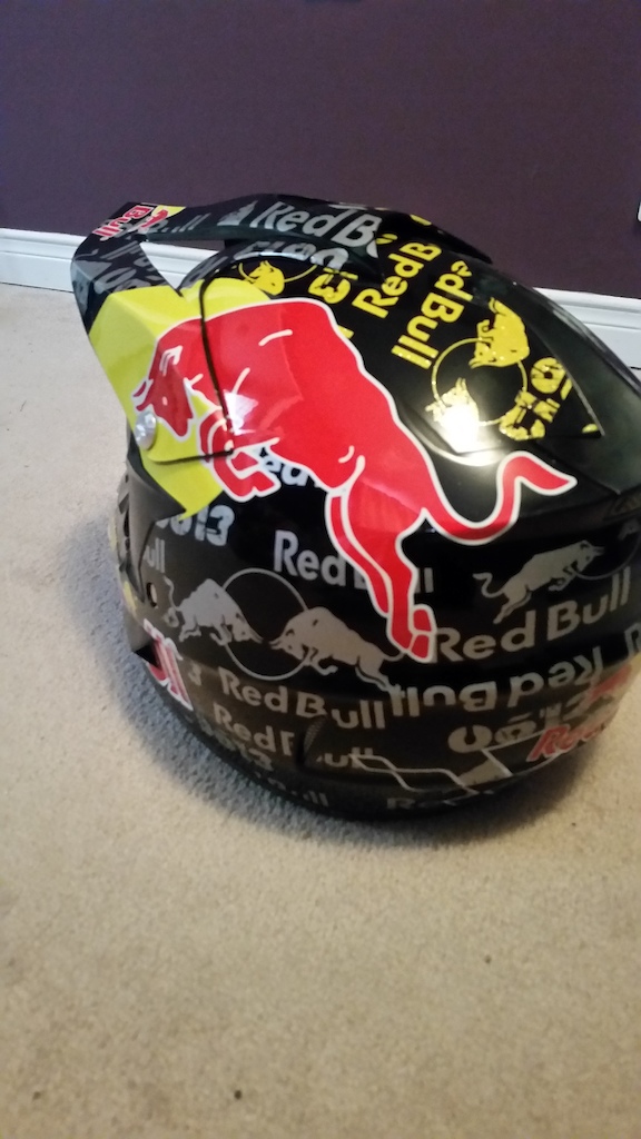 2016 XL Red Bull Downhill Helmet