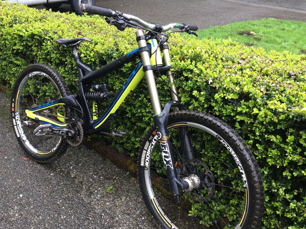 2014 GT Team Fury DH Bike