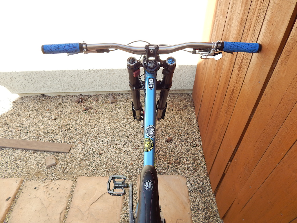2010 Commencal Supreme DH V2 - Manitou Dorado Pro, FOX