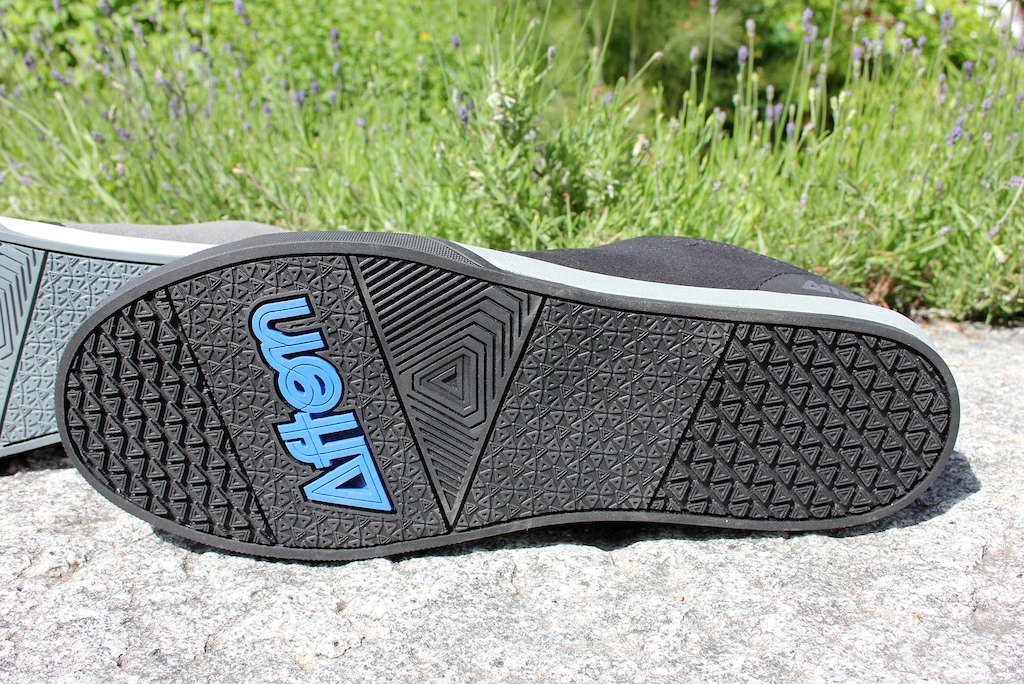 The most important question when it comes to flat pedal shoes; will it stick?