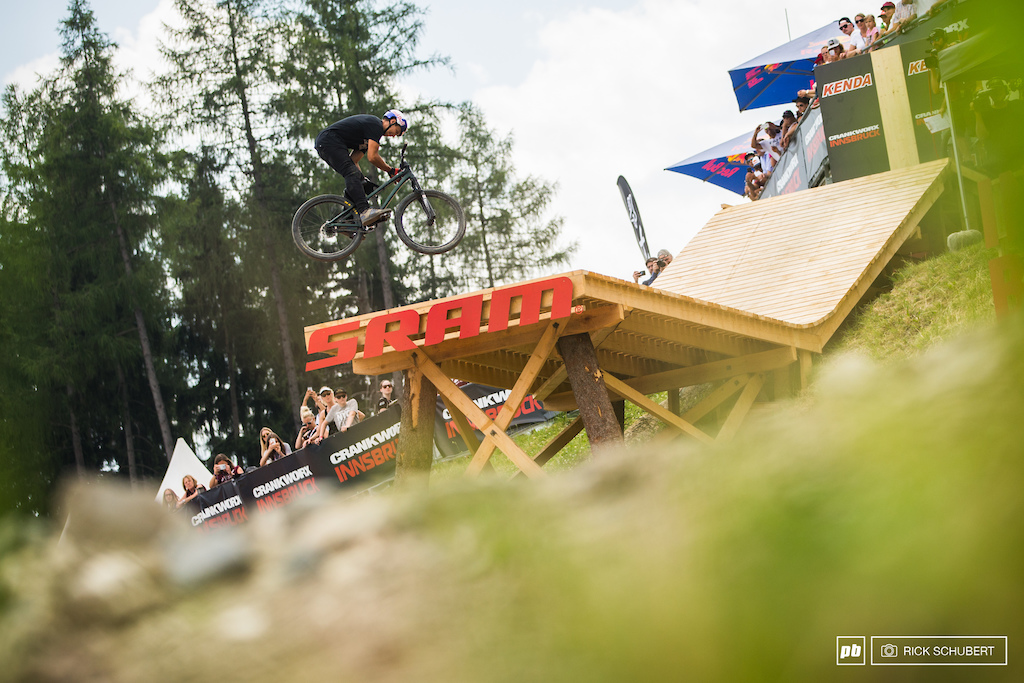 Szymon Godziek put together a crazy run starting things off with a truckdriver