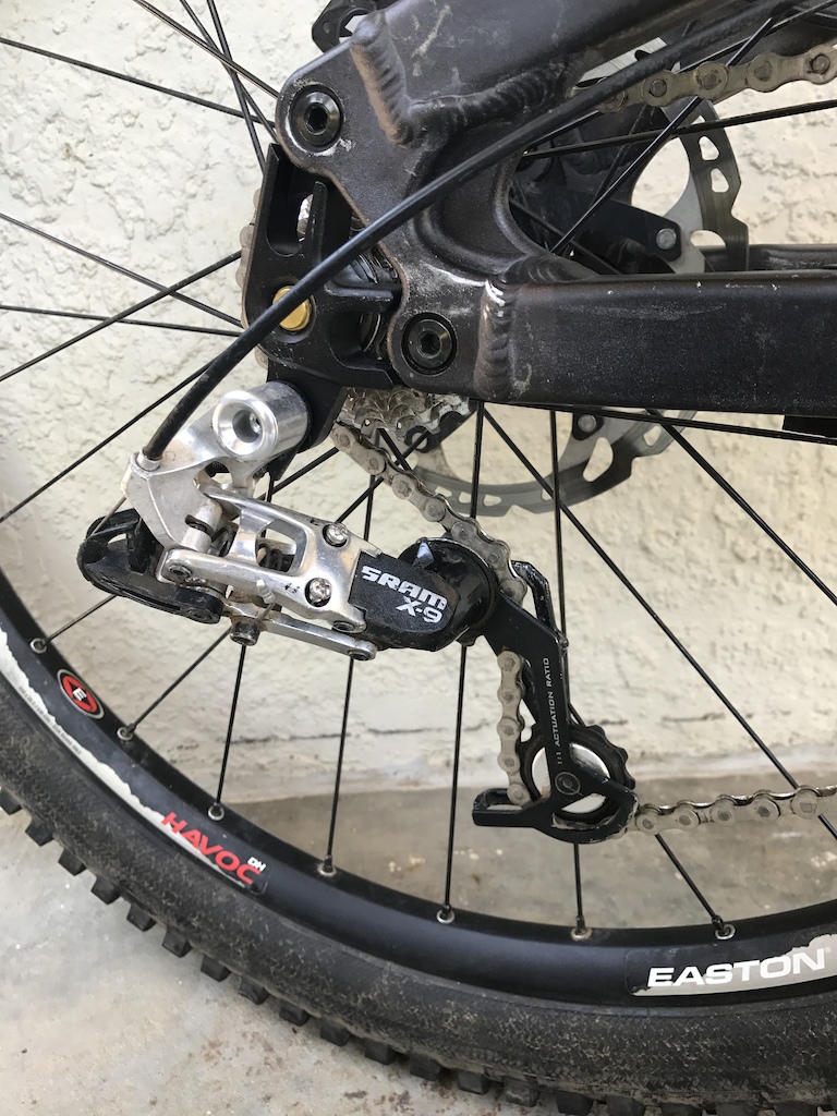 0 Santa Cruz V10