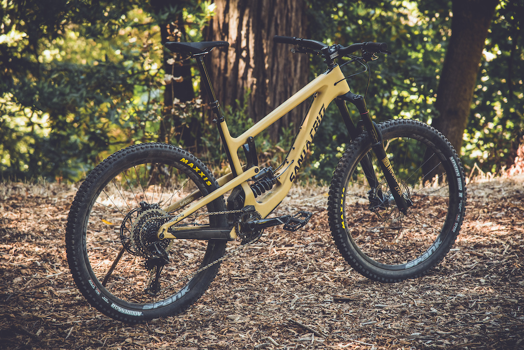 All built up, my 2018 Santa Cruz Nomad! Probably the best all mountain bike I've ever ridden and yes, it does pedal really well. It's a dream come true. 33.2 Pounds.