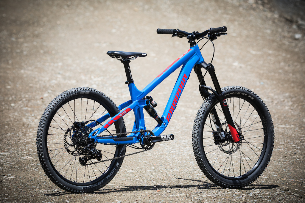 Moma Bikes Medium to Large Kids Mountain Bike