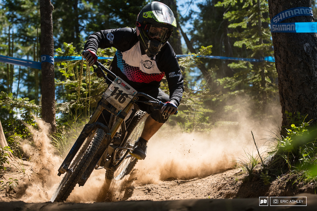 Mike Howe kept things in line through the moon dust and wrapped up his run with a third place finish Cat 1 Men 19-29 .