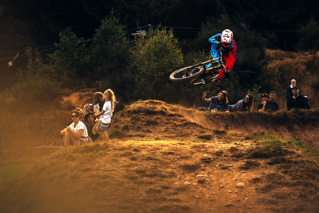 Effortless style from B.Van Steenbergen warming up for the main show on the big line at Loosefest