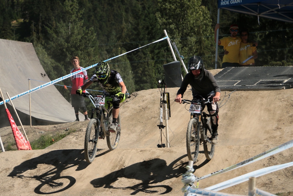 Mission boys racing Giant Dual Slalom in 2016