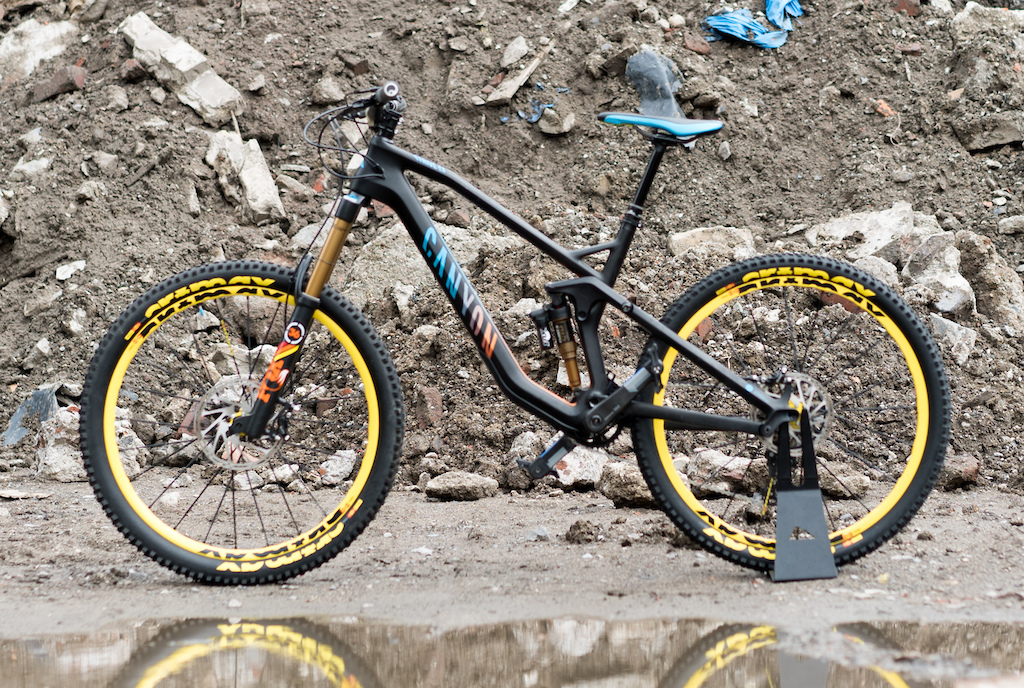2015 Canyon Strive CF 9.0 Team Updated 2016 Shapeshifter