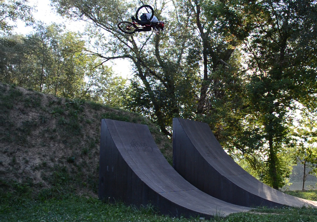 360 Invert from morning session at my local park. fot. Ola Ciupak
