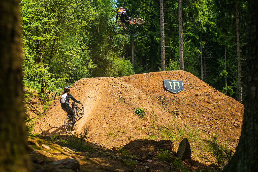 Going Massive at Loosefest 2017 - Eric Palmer Photo Epic - Pinkbike