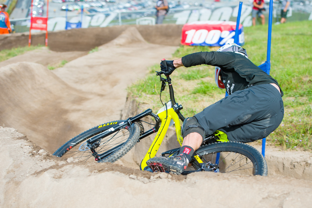 Kirt Voreis leans into a corner on the dual slalom at Sea Otter.