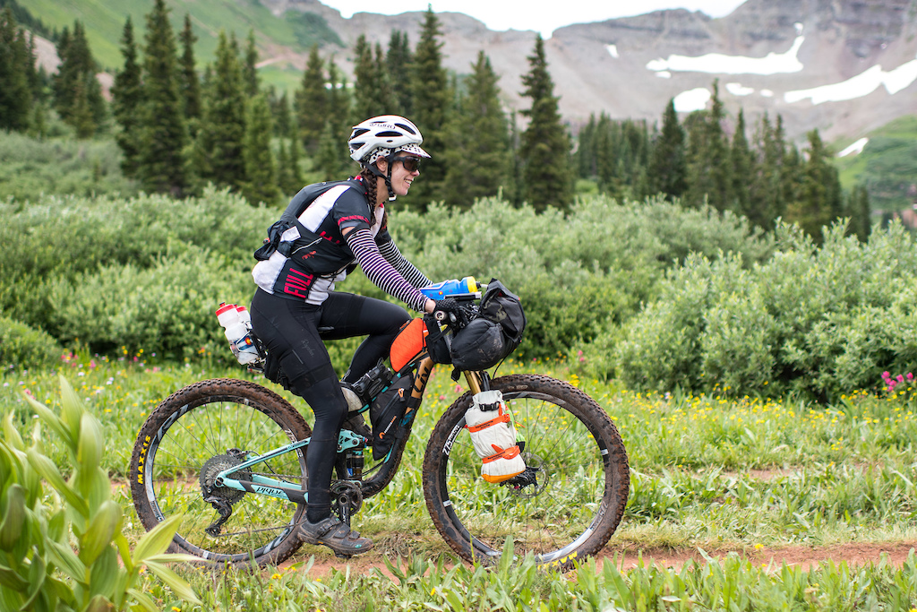 Включите trail. Трейл аут. Байкпакинг на двухподвесе. Bikepacking Race. Байкпакинг гонки.